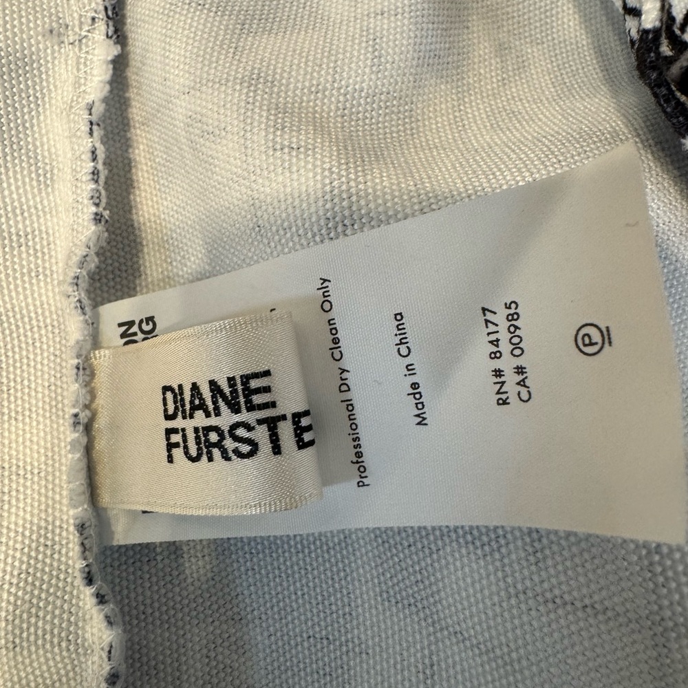 PRICE FIRM Diane Von Furstenberg Crossword Print Tote - Picture 2 of 9